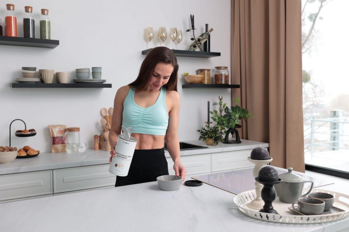 Jogurt s granolou po cvičení