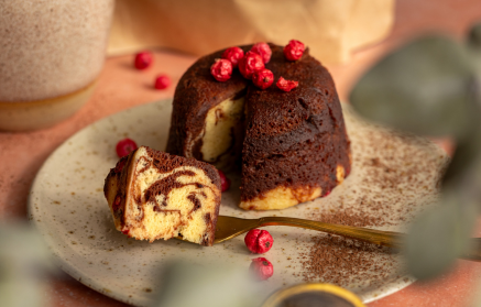Fitness Recipe: Marble Mug Cake with Redcurrants