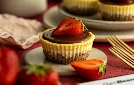 Fitness Recipe: Mini Cheesecakes with Chocolate Icing
