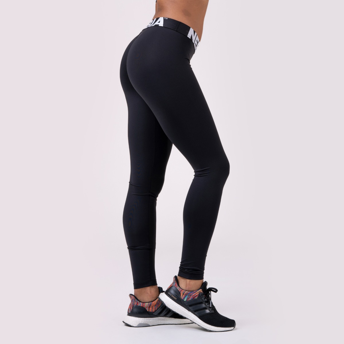Women‘s leggings Squad Hero Scrunch Butt Black - NEBBIA