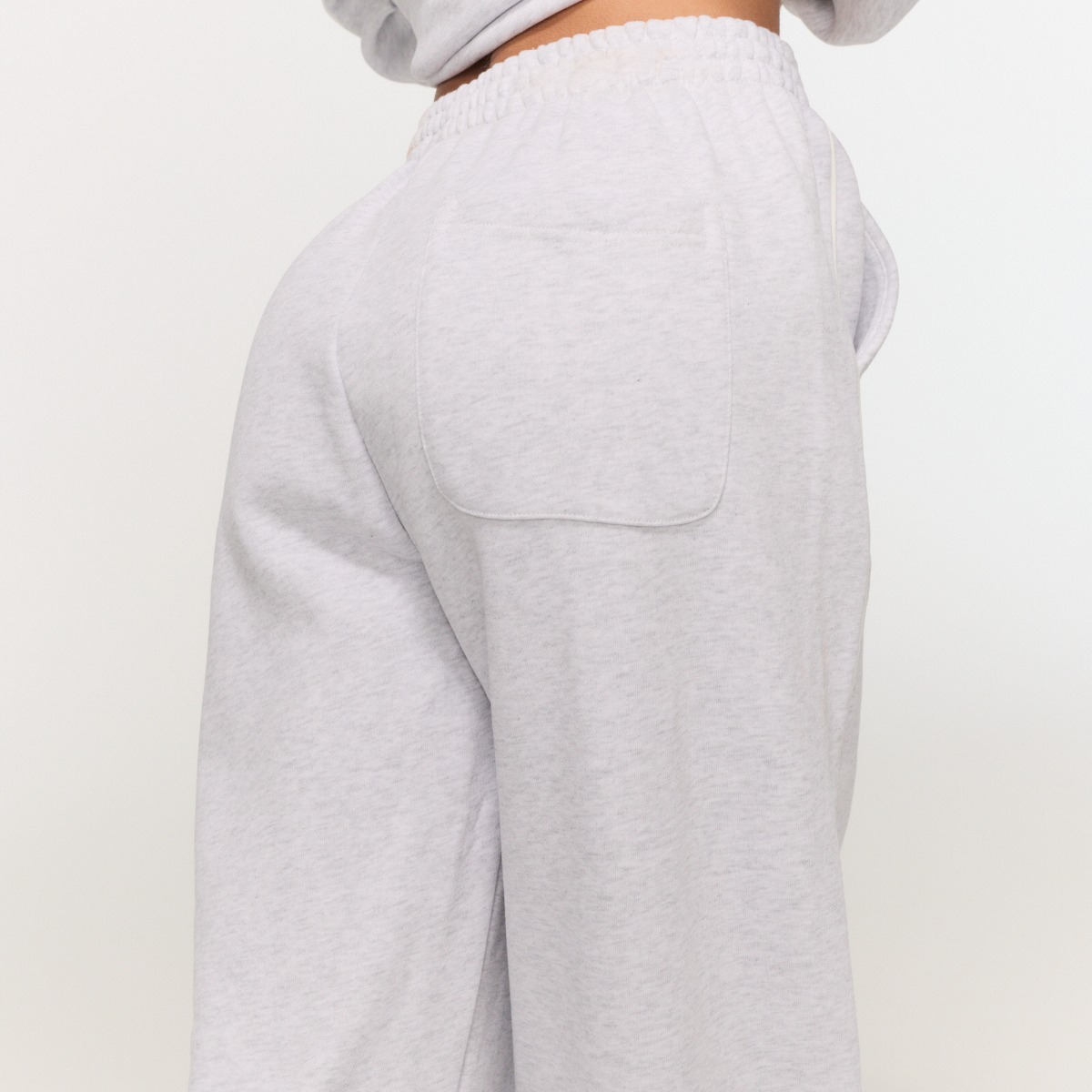 Women‘s Varsity Sweatpants Grey - GymBeam