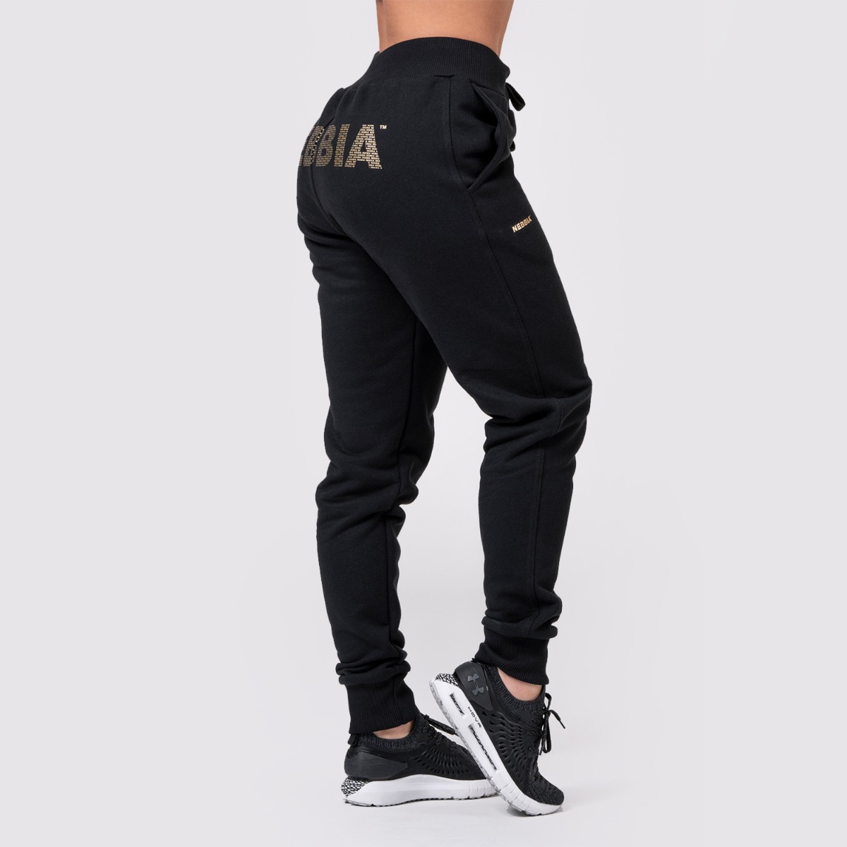 Women‘s Sweatpants Intense Gold Classic black - NEBBIA