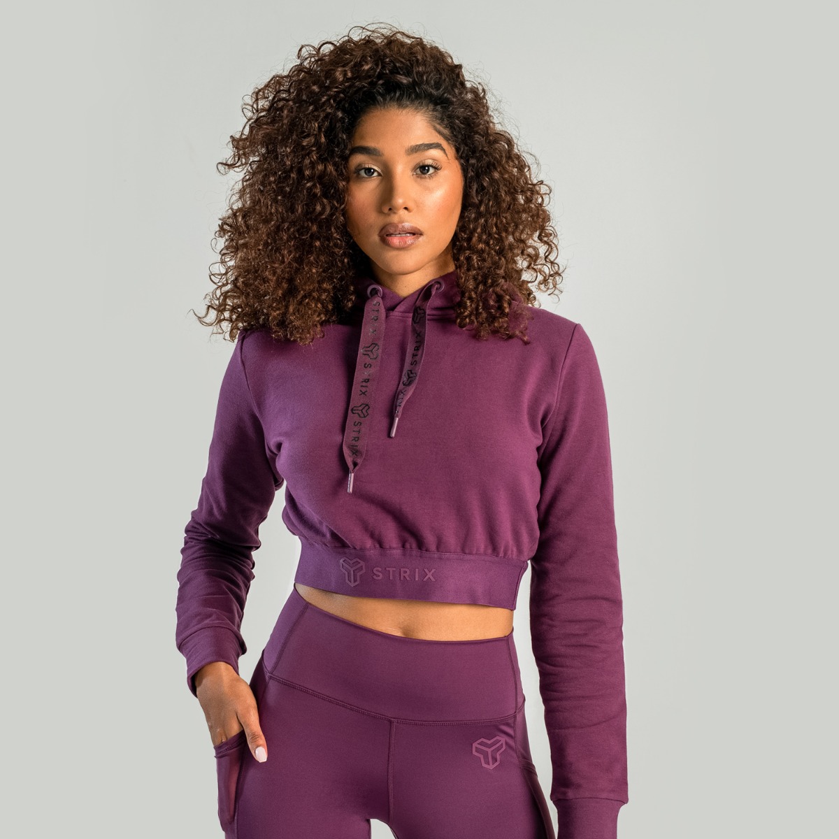 Dames Essential Cropped Hoodie Plum - STRIX