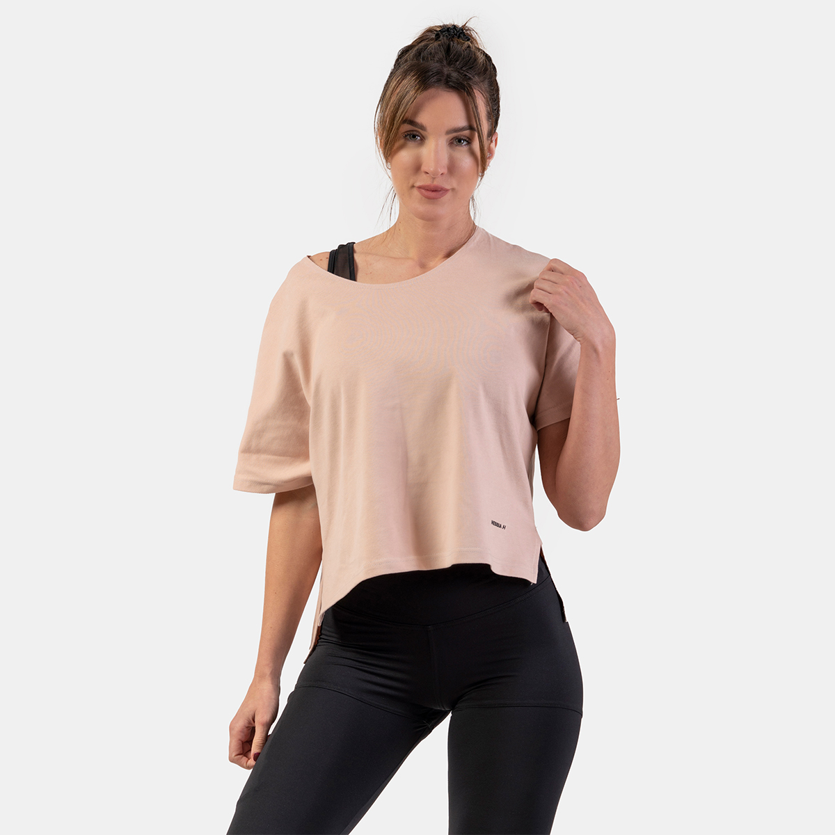 Women‘s T-shirt The Minimalist Crop Top Salmon - NEBBIA